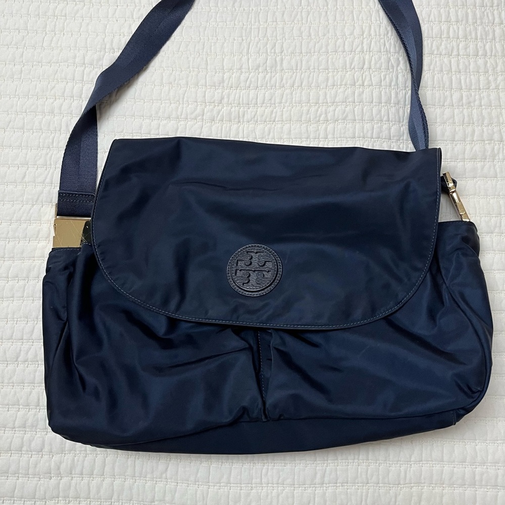 Tory Burch nylon navy blue baby bag / messenger bag circa 2018
